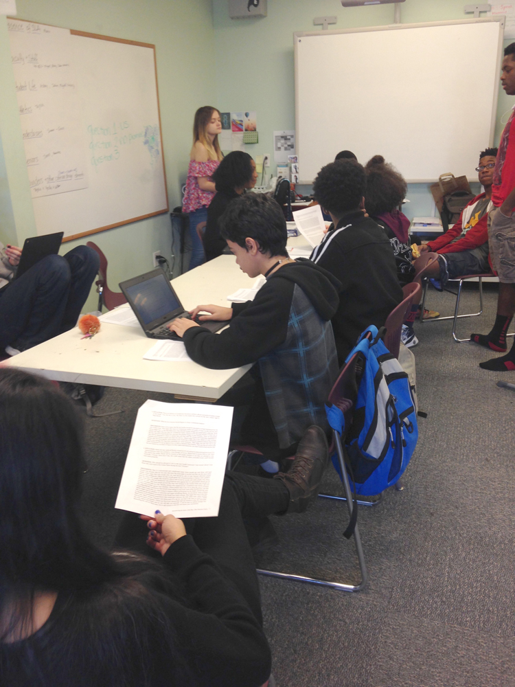 Pearl Jonas' students discussing the lesson | Zinn Education Project: Teaching People's History